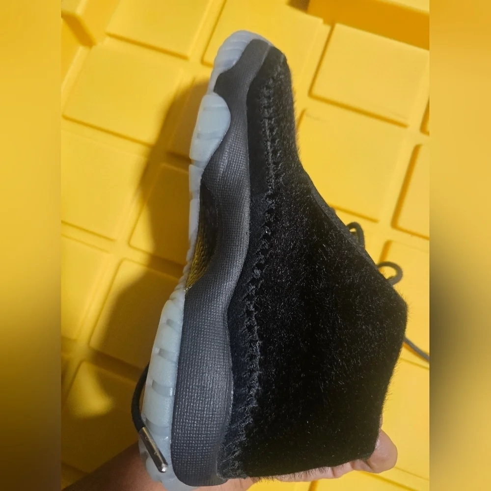 Men's Black Athletic Shoes